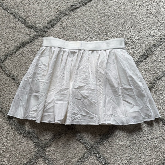 NIKE COURT VICTORY TENNIS PLEATED SKORT  
WHITE PULL ON SKIRT WITH SHORTS SMALL - Picture 11 of 11